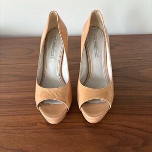 Vera Wang Lavender Camel Peep Toe Heels
